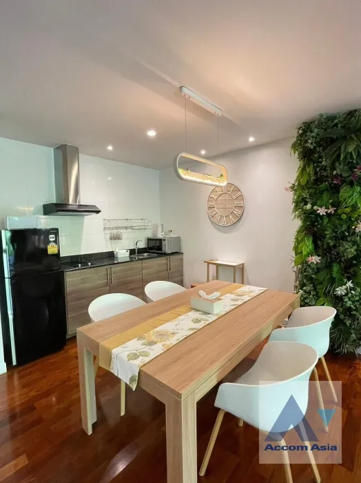 5  2 br Apartment for rent and sale in Ploenchit ,Bangkok BTS Chitlom - MRT Lumphini at Low-Rise Cozy Apartment, 5 mins walk to Lumpini park AA29985