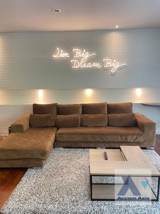  1  2 br Apartment For Rent in Ploenchit ,Bangkok BTS Chitlom - MRT Lumphini at Low-Rise Cozy Apartment, 5 mins walk to Lumpini park AA29985