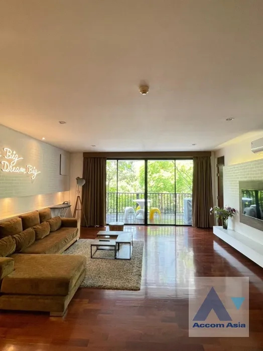  2  2 br Apartment for rent and sale in Ploenchit ,Bangkok BTS Chitlom - MRT Lumphini at Low-Rise Cozy Apartment, 5 mins walk to Lumpini park AA29985