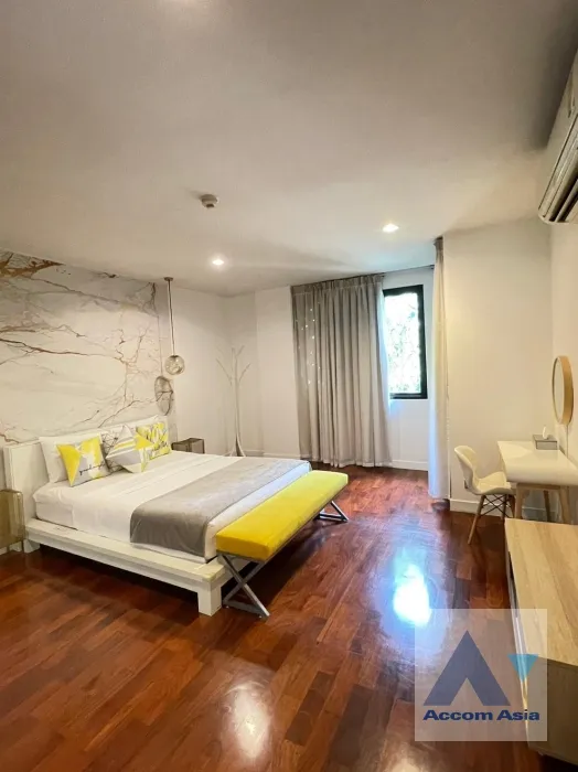 6  2 br Apartment for rent and sale in Ploenchit ,Bangkok BTS Chitlom - MRT Lumphini at Low-Rise Cozy Apartment, 5 mins walk to Lumpini park AA29985