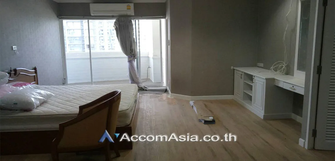 unitPet friendly |  3 Bedrooms  Condominium For Rent in Sukhumvit, Bangkok  near BTS Thong Lo (AA30002)