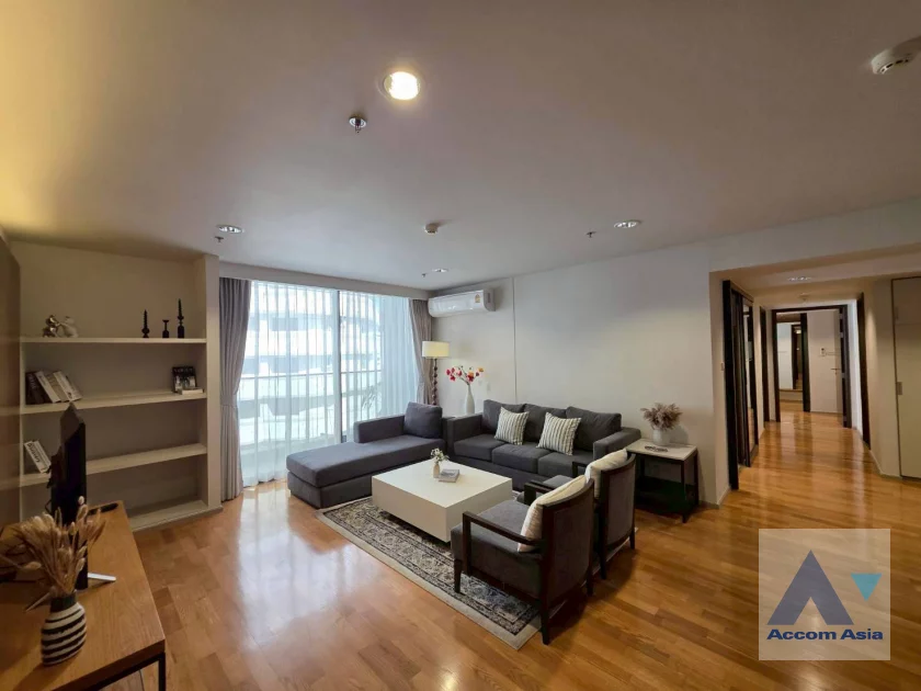  1  3 br Apartment For Rent in Sukhumvit ,Bangkok BTS Phrom Phong at Modern Apartment AA30017