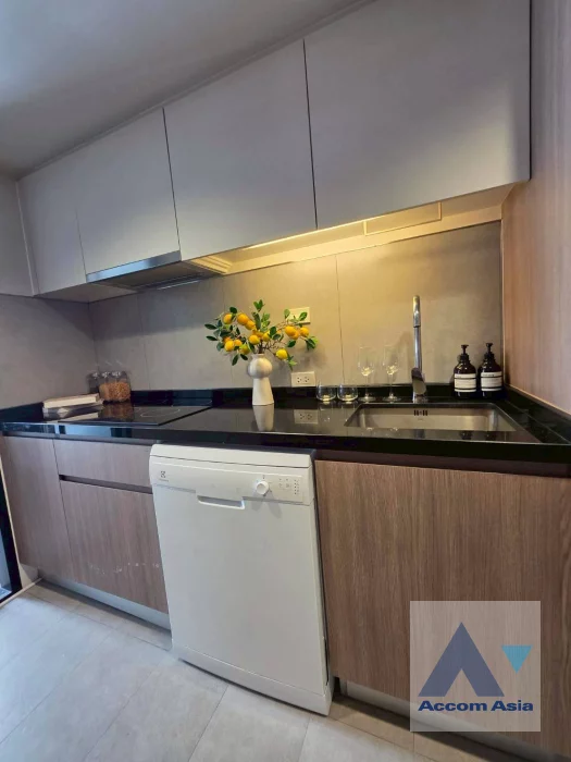 9  3 br Apartment For Rent in Sukhumvit ,Bangkok BTS Phrom Phong at Modern Apartment AA30017