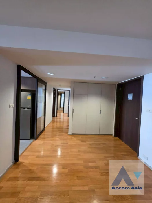 6  3 br Apartment For Rent in Sukhumvit ,Bangkok BTS Phrom Phong at Modern Apartment AA30017