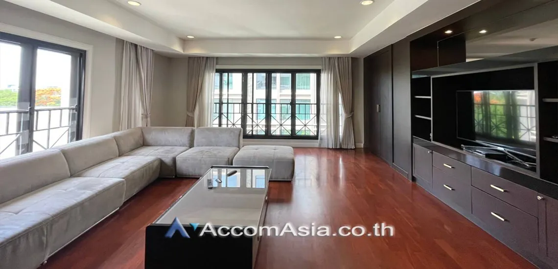 unit 3 Bedrooms  Condominium For Rent in Ploenchit, Bangkok  near BTS Chitlom (AA30021)