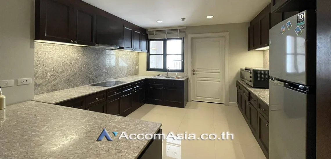 unit 3 Bedrooms  Condominium For Rent in Ploenchit, Bangkok  near BTS Chitlom (AA30021)