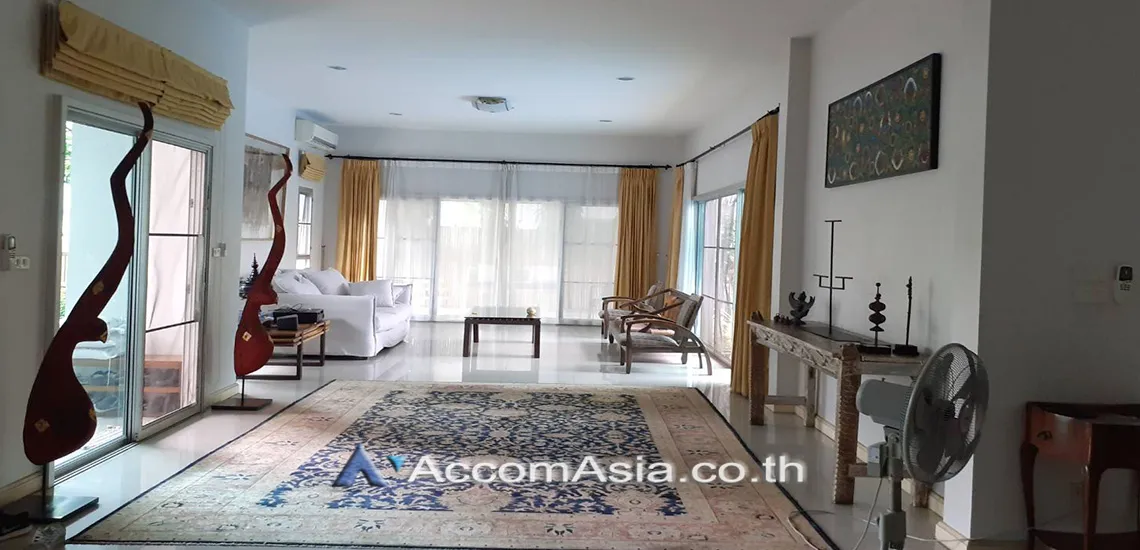 unitPrivate Swimming Pool |  4 Bedrooms  House For Rent in Pattanakarn, Bangkok  near BTS On Nut (AA30025)