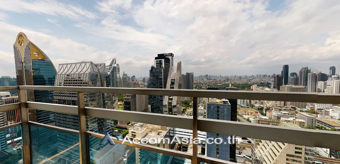 unit 4 Bedrooms  Condominium For Rent in Ploenchit, Bangkok  near BTS Ploenchit (AA30043)