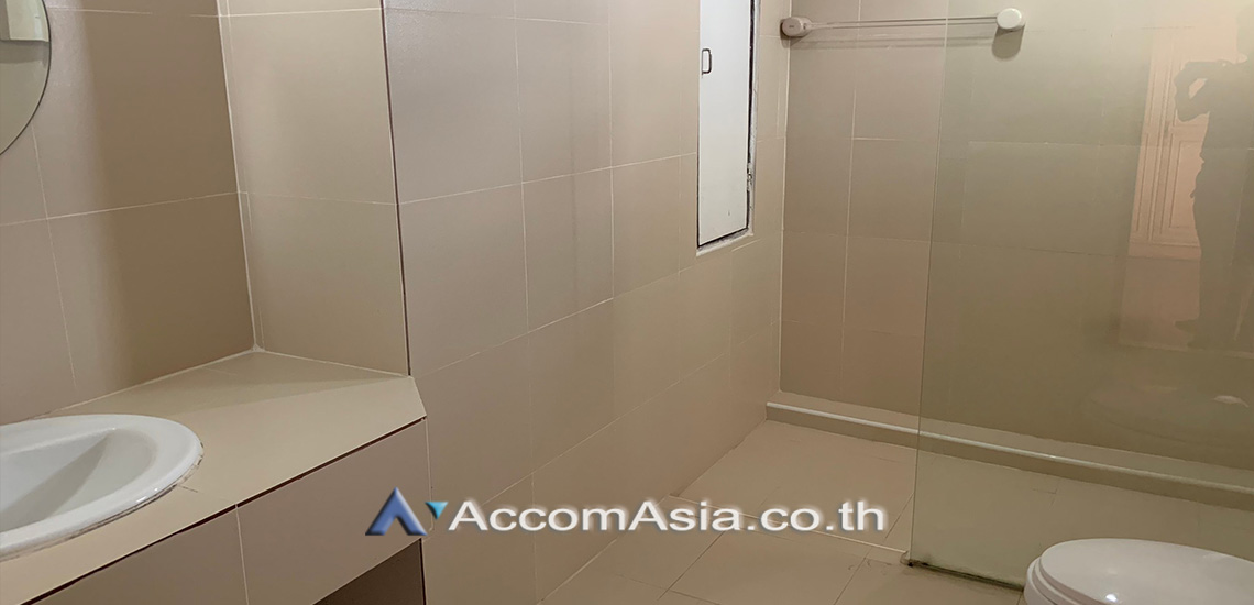 12  3 br Apartment For Rent in Sukhumvit ,Bangkok BTS Ekkamai at Ideal Place For Big Families AA30051