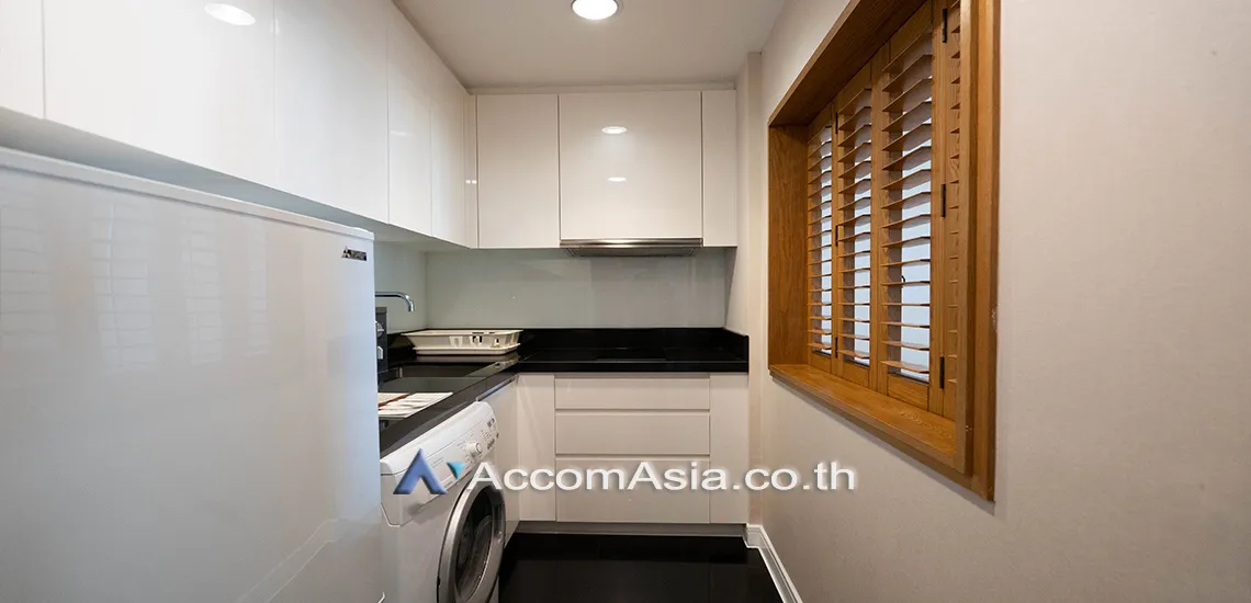 unit 1 Bedroom  Apartment For Rent in Ploenchit, Bangkok  near BTS Ploenchit (AA30053)