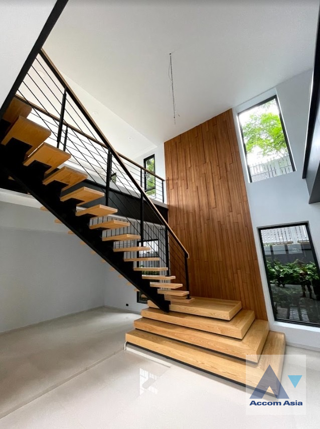 12  5 br House for rent and sale in Sukhumvit ,Bangkok BTS Phra khanong AA30059