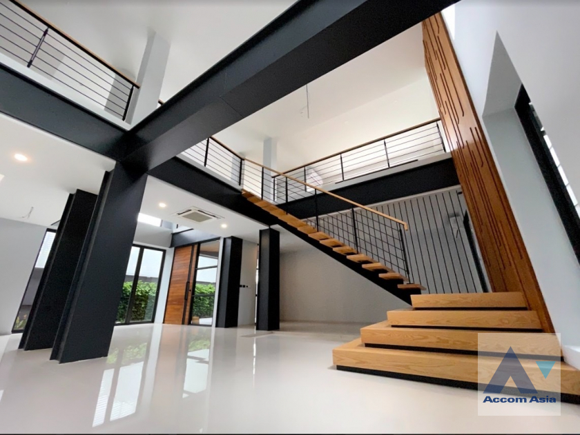 14  5 br House for rent and sale in Sukhumvit ,Bangkok BTS Phra khanong AA30059