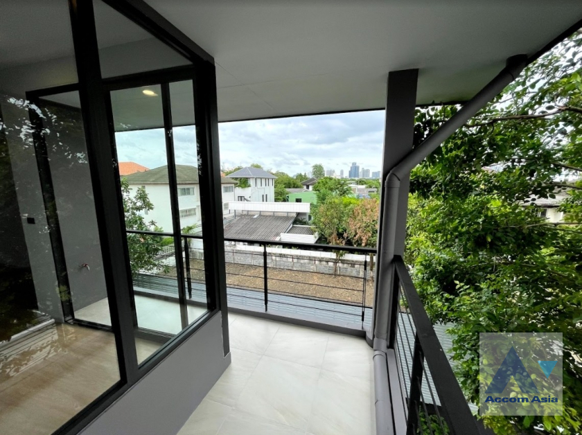 27  5 br House for rent and sale in Sukhumvit ,Bangkok BTS Phra khanong AA30059