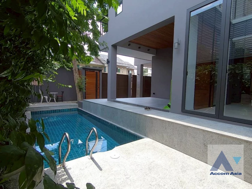  2  5 br House for rent and sale in Sukhumvit ,Bangkok BTS Phra khanong AA30059