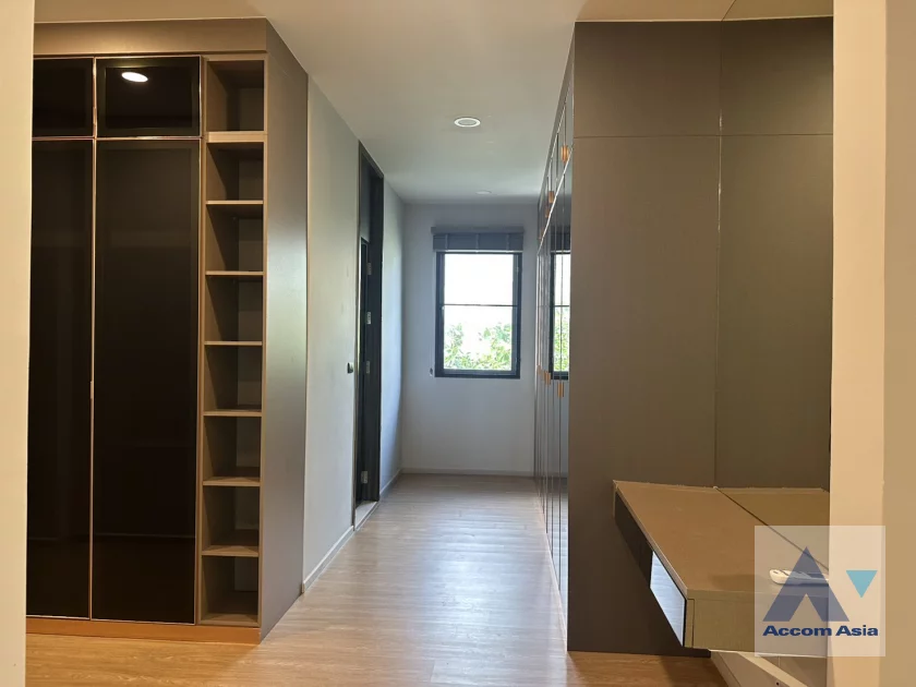 52  5 br House for rent and sale in Sukhumvit ,Bangkok BTS Phra khanong AA30059