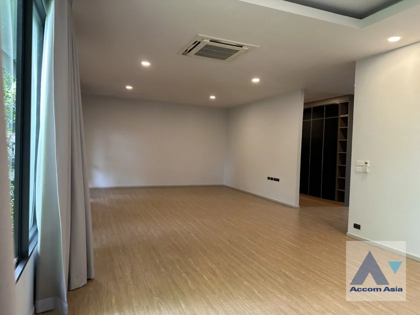 55  5 br House for rent and sale in Sukhumvit ,Bangkok BTS Phra khanong AA30059