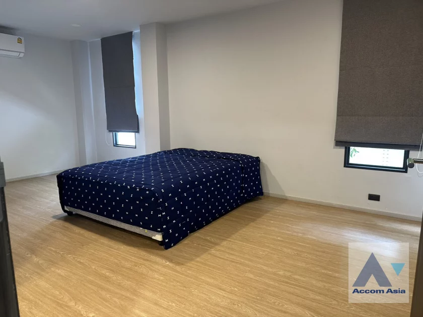 60  5 br House for rent and sale in Sukhumvit ,Bangkok BTS Phra khanong AA30059
