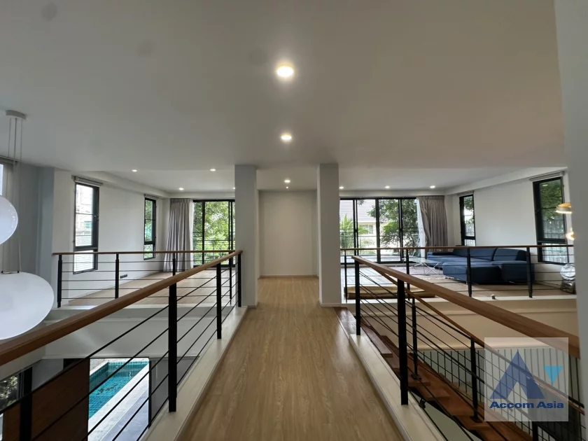 10  5 br House for rent and sale in Sukhumvit ,Bangkok BTS Phra khanong AA30059