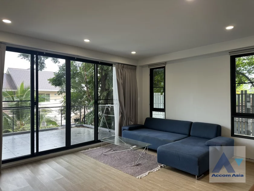 42  5 br House for rent and sale in Sukhumvit ,Bangkok BTS Phra khanong AA30059
