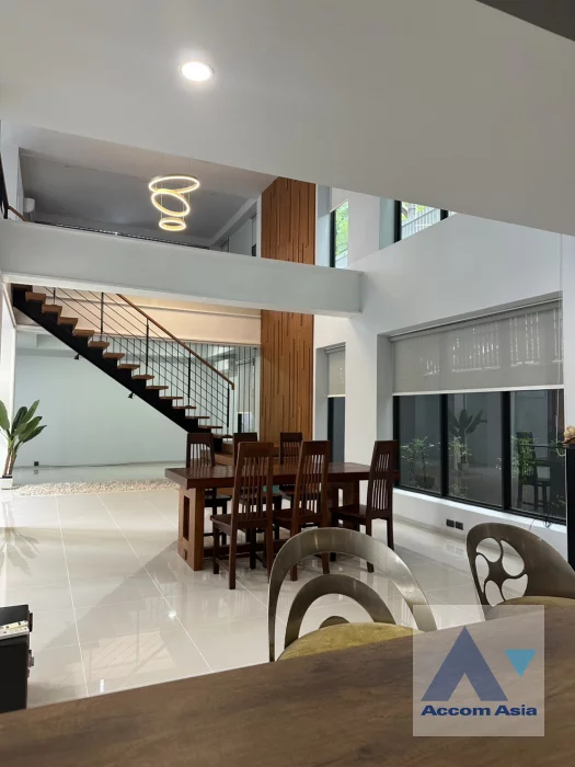 unitLuxury 3-Storey Pool Villa in Sukhumvit 71 Access to Thonglor Ekkamai
