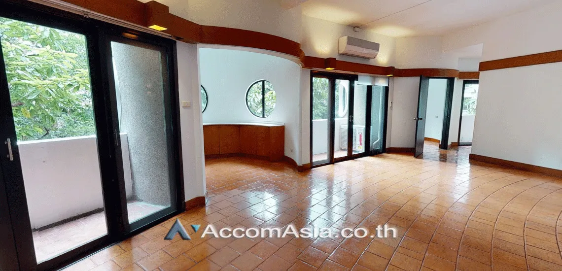 unitPet friendly |  3 Bedrooms  Apartment For Rent in Ploenchit, Bangkok  near BTS Ploenchit (AA30141)