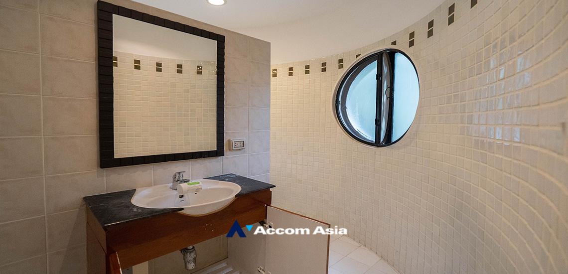 8  3 br Apartment For Rent in Ploenchit ,Bangkok BTS Ploenchit at Set among tropical atmosphere AA30142