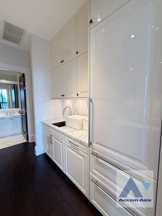 6  2 br Condominium for rent and sale in Ploenchit ,Bangkok BTS Ploenchit at 98 Wireless AA30155