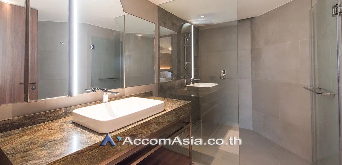 13  2 br Apartment For Rent in Sukhumvit ,Bangkok  at Low rise with convenient location AA30163