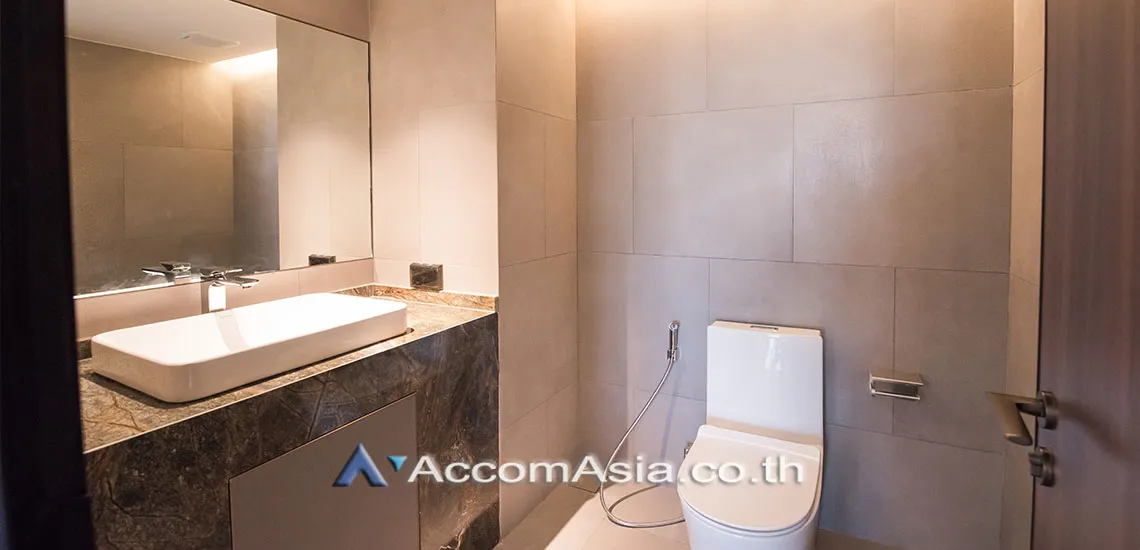 17  2 br Apartment For Rent in Sukhumvit ,Bangkok  at Low rise with convenient location AA30163