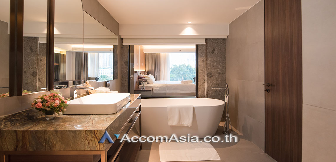 7  2 br Apartment For Rent in Sukhumvit ,Bangkok  at Low rise with convenient location AA30163