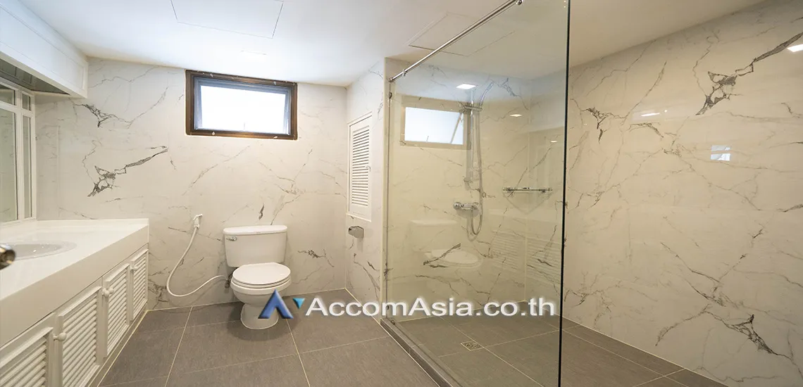 10  3 br Apartment For Rent in Sukhumvit ,Bangkok BTS Asok - MRT Sukhumvit at Convenience for your family AA30166