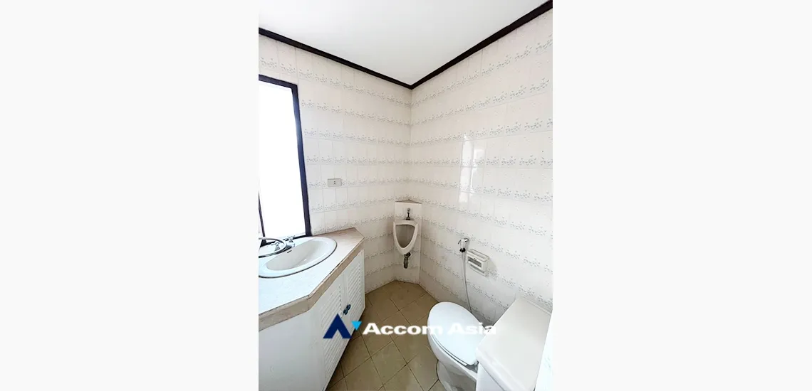 16  3 br Townhouse for rent and sale in Ploenchit ,Bangkok BTS Chitlom AA30203