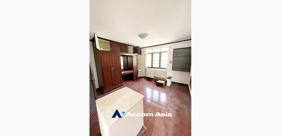 7  3 br Townhouse for rent and sale in Ploenchit ,Bangkok BTS Chitlom AA30203