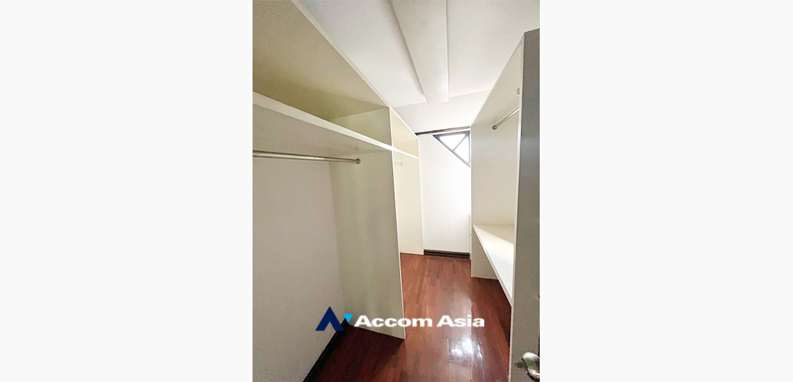 8  3 br Townhouse for rent and sale in Ploenchit ,Bangkok BTS Chitlom AA30203