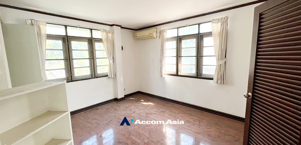 9  3 br Townhouse for rent and sale in Ploenchit ,Bangkok BTS Chitlom AA30203