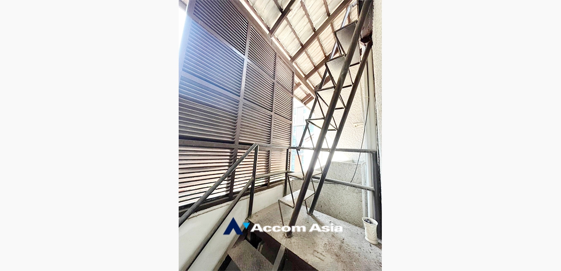 13  3 br Townhouse for rent and sale in Ploenchit ,Bangkok BTS Chitlom AA30203