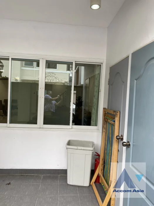 8  3 br Townhouse For Rent in Sukhumvit ,Bangkok BTS Phrom Phong AA30214