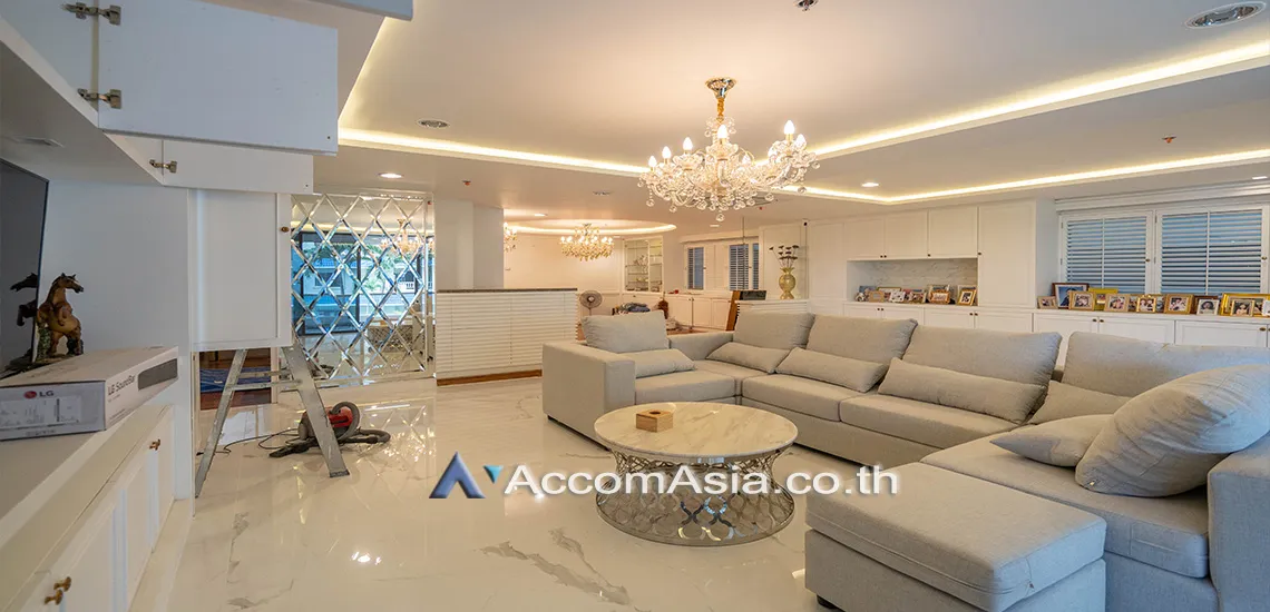Pet friendly |  Century Heights Condominium  3 Bedroom for Rent BTS Asok in Sukhumvit Bangkok