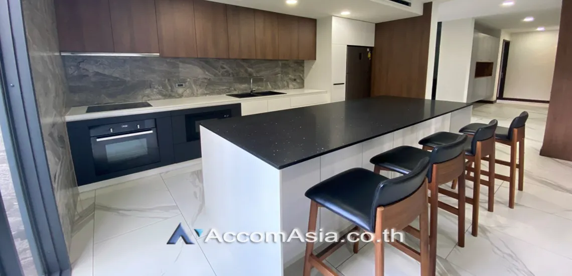 unit 2 Bedrooms  Apartment For Rent in Sukhumvit, Bangkok  near BTS Phrom Phong (AA30333)