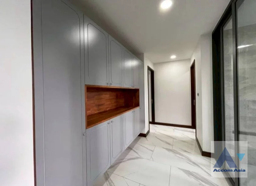 8  2 br Apartment for rent and sale in Sukhumvit ,Bangkok BTS Phrom Phong at Modern Apartment AA30333