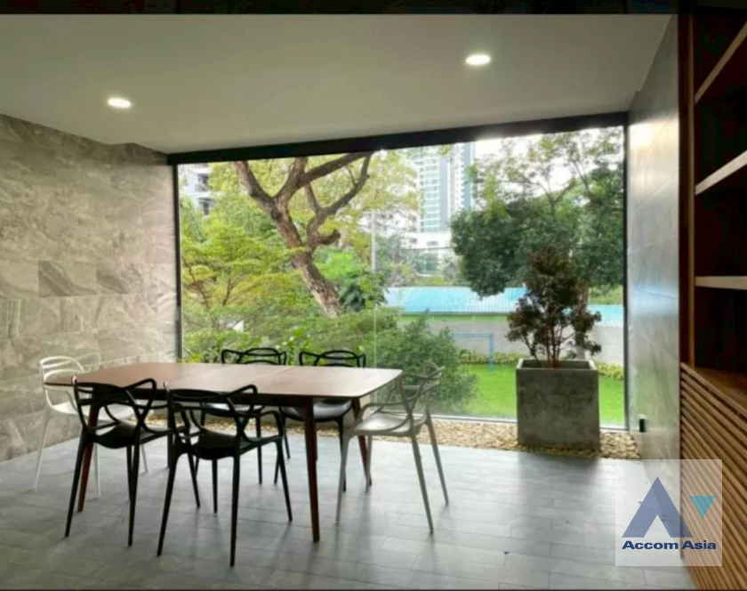 4  2 br Apartment for rent and sale in Sukhumvit ,Bangkok BTS Phrom Phong at Modern Apartment AA30333