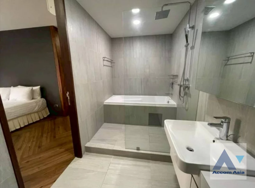 12  2 br Apartment for rent and sale in Sukhumvit ,Bangkok BTS Phrom Phong at Modern Apartment AA30333
