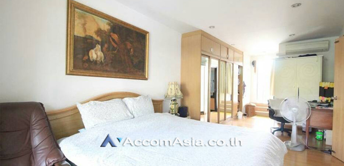 10  2 br House For Sale in Sukhumvit ,Bangkok BTS Ekkamai AA30337