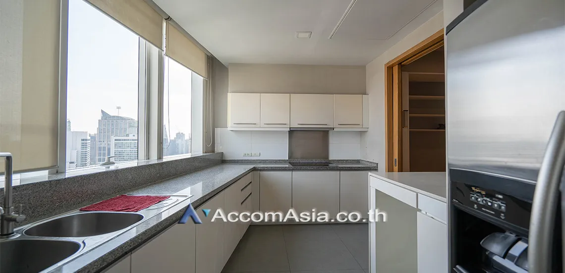 unit 3 Bedrooms  Condominium For Rent in Sukhumvit, Bangkok  near MRT Sukhumvit - BTS Asok (AA30347)