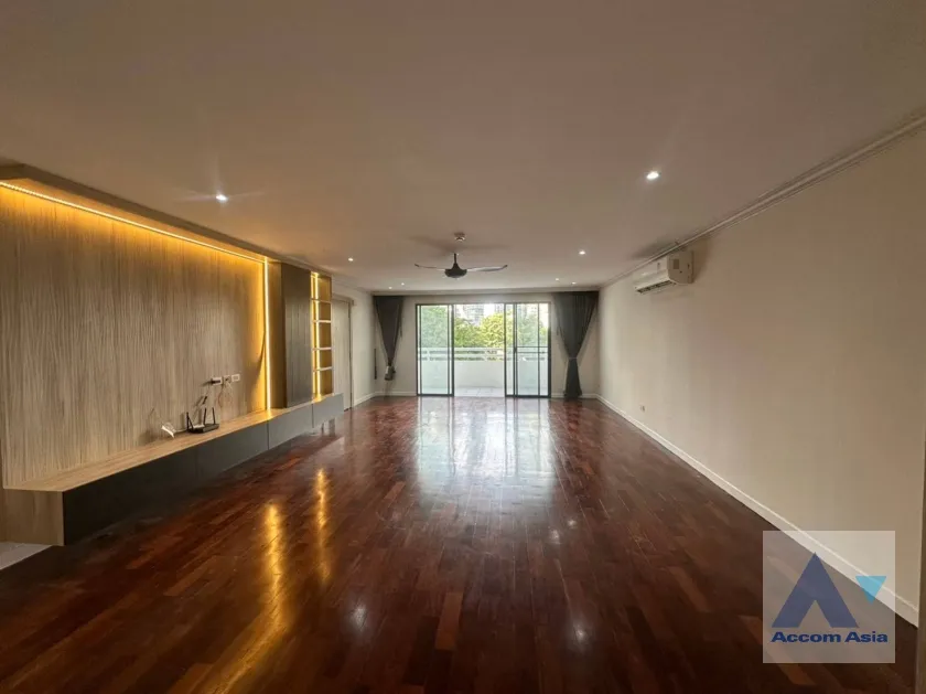 Pet friendly |  Regent On The Park 1 Condominium  3 Bedroom for Sale & Rent BTS Phrom Phong in Sukhumvit Bangkok