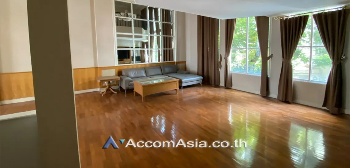 unitPet friendly |  4 Bedrooms  House For Rent in Sukhumvit, Bangkok  near BTS Thong Lo (AA30356)