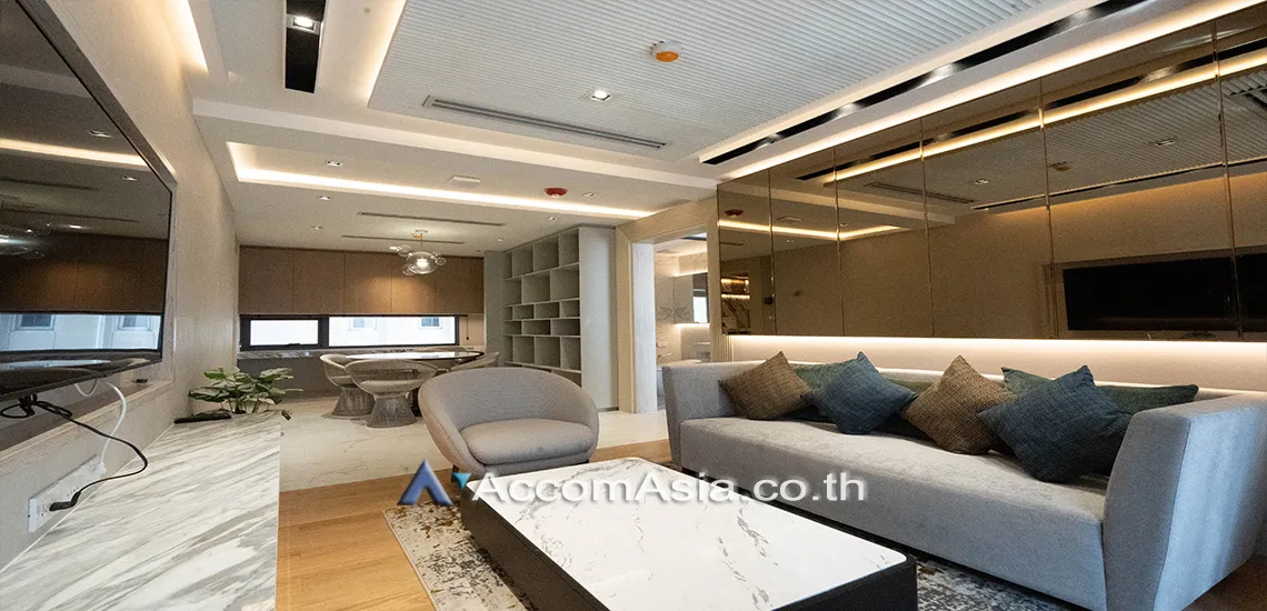 unit 2 Bedrooms  Apartment For Rent in Sukhumvit, Bangkok  near BTS Phrom Phong (AA30361)