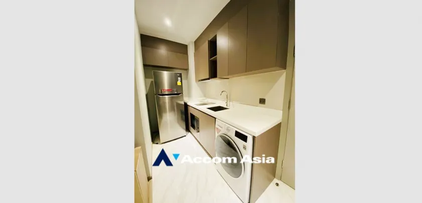 unit 1 Bedroom  Condominium For Rent in Sukhumvit, Bangkok  near BTS Ekkamai (AA30370)