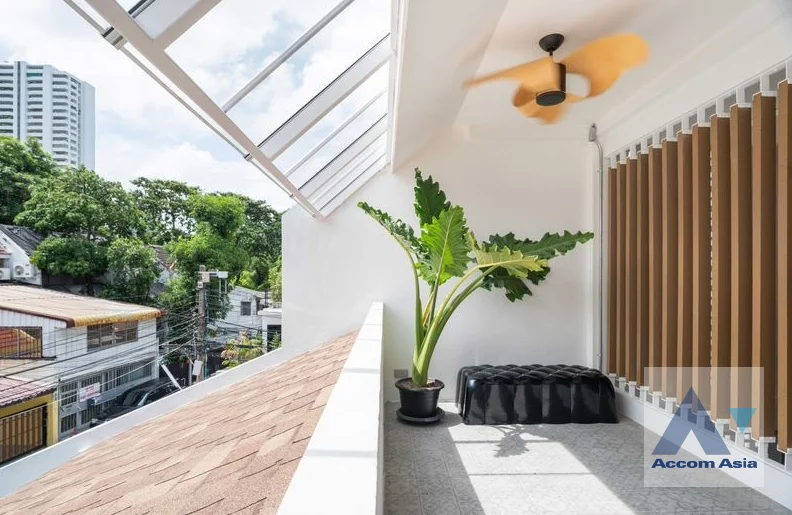 9  5 br House for rent and sale in Sukhumvit ,Bangkok BTS Ekkamai AA30419