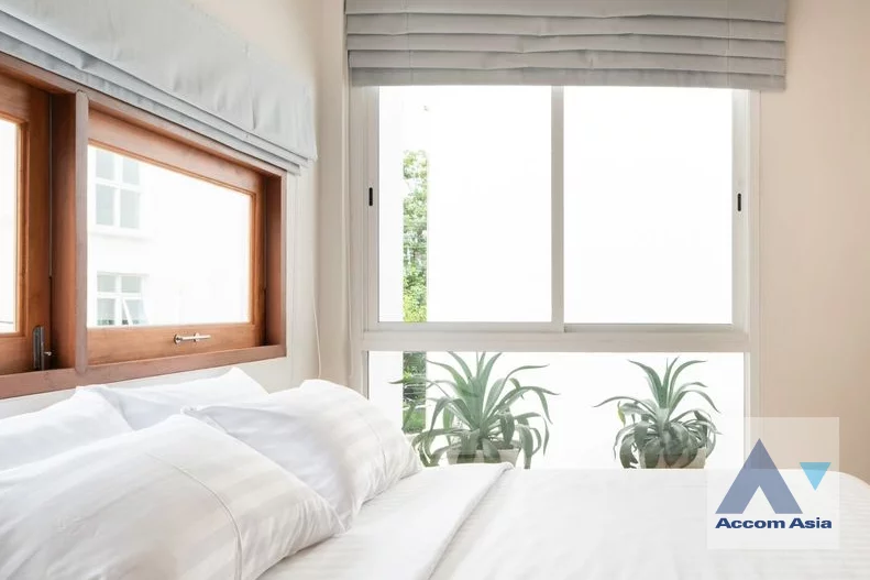 10  5 br House for rent and sale in Sukhumvit ,Bangkok BTS Ekkamai AA30419